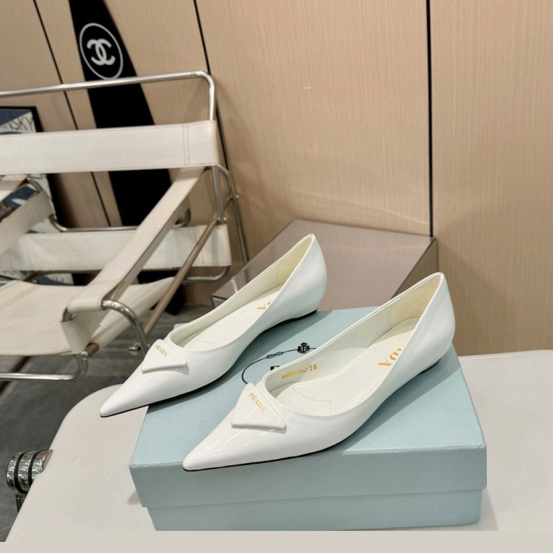Pra*a flat shoes